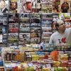 СМИ США: 'сдержать Россию не удалось' (Газетный киоск в Нью-Йорке | © AP Photo, Mark Lennihan) Газетный киоск в Нью…