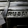 Гибнут за металл: как санкции против 'РусАла' хоронят европейский бизнес (Алюминиевый слиток в литейном цехе завода Русал в Красноярске) Алюминиевый слиток в…