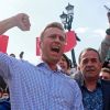Навальный снова сбежал с баррикад, подставив детей (На фото: оппозиционер Алексей Навальный во время несогласованной протестной акции оппозиции на Пушки…) На фото: оппозиционе…