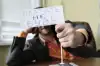 Число неплательщиков по ЖКХ растет по всей стране.