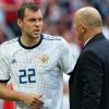 Россия — Хорватия 2:2 (3:4 по пенальти). Онлайн-трансляция (На фото: игрок сборной России Артем Дзюба и главный тренер сборной России Станислав Черчесов (слева …) На фото: игрок сборн…