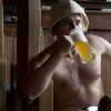 Холодная война в сауне: записки русского американца (Посетитель отдыхает после процедур в Варшавских общественных банях в Москве | © РИА Новости, Илья Питалев) Посетитель отдыхает …