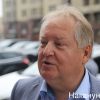 'Все сидят на кухне'