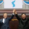 У наших границ кончилась война. Кто недоволен (Президент Южной Кореи Мун Чжэ Ин и лидер КНДР Ким Чен Ын во время встречи в Пхеньяне) Президент Южной Коре…