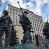 Русский медведь вернулся на Ближний Восток и угрожает Израилю (Скульптурная композиция у здания Министерства обороны России в Москве | © AFP 2018, Vasily Maximov) Скульптурная компози…