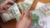Что можно купить на среднюю зарплату на Украине и в других республиках: тогда и сейчас (Доллары, евро и гривны | AFP/ATTA KENARE) Доллары, евро и грив…