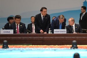 Си Цзиньпинь и Владимир Путин Фото: kremlin.ru Си Цзиньпинь и Влади…