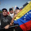 Вероятность вторжения в Венесуэлу растет, и в нем обвинят Россию (Митинг сторонников провозгласившего себя временным президентом страны лидера оппозиции Хуана Гуаидо …) Митинг сторонников п…