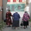 Пустеют города Литвы: безработные есть, а работать некому (Delfi, Литва) (Пожилые женщины на улице в Вильнюсе | © flickr.com, SpirosK photography) Пожилые женщины на у…