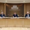 Медведев: За неисполнение нацпроектов будем сажать (На фото: премьер-министр РФ Дмитрий Медведев (в центре) во время заседания президиума Совета при пре…) На фото: премьер-мин…