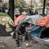 После сноса лагеря мигрантов в Кале беженцы наводнили Париж (Закон Джунглей: после сноса лагеря мигрантов во французском Кале беженцы наводнили Париж) Закон Джунглей: посл…