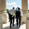 'Это гражданская война': демократы США против демократии (Конгрессмены выходят из Капитолия в Вашингтоне | © AP Photo / J. Scott Applewhite) Конгрессмены выходят…