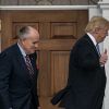 Трамп нашел способ победить своих врагов с помощью Украины (Руди Джулиани и Дональд Трамп в гольф-клубе Трампа в Бедминстере, штат Нью-Джерси | © AFP 2019 / Get…) Руди Джулиани и Дона…