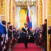 'Конституционная загогулина': Почему Путин скрывает своего преемника (На фото: военнослужащие роты специального караула Президентского полка выносят штандарт президента Р…) На фото: военнослужа…