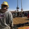 TAC: РФ наносит ответный удар по больному месту – американской нефти (Добыча сланцевой нефти в Колорадо, США | © AP Photo, Brennan Linsley) Добыча сланцевой неф…