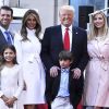 Бизнес в Белом доме: как семья Трампа будет управлять США (Бизнес в Белом доме: как семья Трампа будет управлять США) Бизнес в Белом доме:…