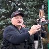 The National Interest (США): спасет ли Россия Александра Лукашенко? (Президент Белоруссии Александр Лукашенко возле Дворца Независимости в Минске | © AP Photo, State TV …) Президент Белоруссии…
