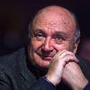 В мире стало меньше смеха. Над собой…