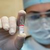 Единственное условие, при котором русская вакцина победит коронавирус (Медицинский работник минской городской поликлиники № 28 проводит вакцинацию добровольцев от COVID-19…) Медицинский работник…