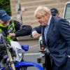 'Боже, храни Британию от выпускников Оксфорда!' (Боже, храни Британию от выпускников Оксфорда!) Боже, храни Британию…
