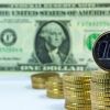 Доллар США впервые за несколько лет проиграл евро в качестве валюты платежа (Фото: Martin Moxter/imageBROKER.com/Global Look Press) Фото: Martin Moxter/…
