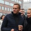 Читатели Le Figaro: 'избиение России' становится смехотворным (Алексей Навальный с супругой Юлией на согласованном митинге | © РИА Новости, Валерий Мельников) Алексей Навальный с …