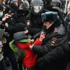Почему дети выходят на улицы?