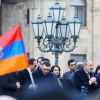 'Генштабян' против Пашиняна: В Армении военные провалили переворот (На фото: премьер-министр Армении Никол Пашинян (в центре) во время выступления на площади у Дома пра…) На фото: премьер-мин…