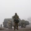 Донбасс: Киев выбирает направление главного удара (На фото: украинские военнослужащие (Фото: AP/TASS)) На фото: украинские …
