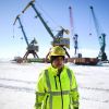 NRK: Северный морской путь вместо Суэцкого канала? Политически невозможно! (Рабочий в Дудинке, морском порту федерального значения на трассе Северного морского пути | © РИА Нов…) Рабочий в Дудинке, м…