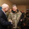 Трамп: испытание мифом о российских хакерах (Американские ястребы слетелись в Донбасс) Американские ястребы…