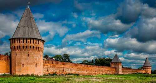 Крепостная стена и башни Смоленска Крепостная стена и б…