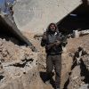 'Посредник' ЦРУ в Сирии: взлет и падение командира повстанцев - FT (Сирийский повстанец из группировки Файлак-ар-Рахман в окрестностях Дамаска | © AFP 2016, Amer Almohibany) Сирийский повстанец …