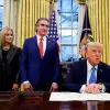 Трамп объявил первую мировую торговую войну (Трамп объявил первую мировую торговую войну) Трамп объявил первую…