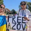 Акции 'FREE AZOV' в Одессе. Приходят статистки – заработать и посмеяться