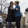 'Россия утверждается как держава'. Интервью Ф. Олланда (Президент Франции Франсуа Олланд и канцлер Германии Ангела Меркель | © AFP 2017, Odd Andersen) Президент Франции Фр…