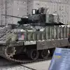 Не совсем БМП: роль Bradley в СВО. Боевая машина, которая реально сдерживает продвижение российских войск (© Василий Стоякин / Американская БМП Bradley на Поклонной горе) © Василий Стоякин / …