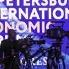 Сбалансированным ростом по инфляции