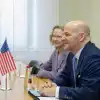 С подачи американского посла в Латвию вернётся 'Дождь'**?