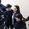 Приговор Евгении Гуцул: европейский фашизм в молдавском обличье (гуцул ведут в тюрьму.jpg?itok=Z6fZC7e4) гуцул ведут в тюрьму…