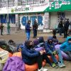 Неонацисты блокируют персонал центрального офиса Сбербанка в Киеве