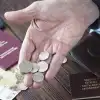 Гримасы реформы: 'Красавчики! Пенсию проиндексировали и выдают за повышение. А она в два раза ниже, чем в Литве' (Фото: Nikolay Gyngazov/Global Look Press) Фото: Nikolay Gyngaz…