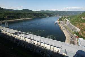 Мощнейшая в России Красноярская ГЭС контролируется Дерипаской на три четверти. Всегда хочется большего! Мощнейшая в России К…