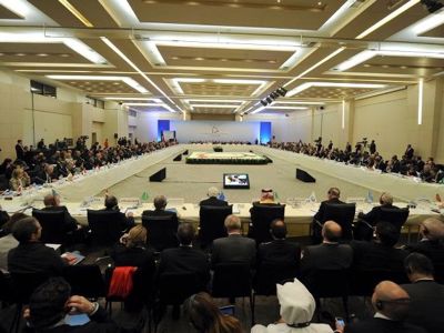 этот Центр будет координировать работу неправительственных организаций, которые уже прямо или косвенно финансируются Вашингтоном этот Центр будет коо…